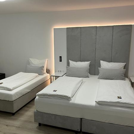 Zzzpace Smart-Hotel Bielefeld Zentrum Szoba fotó